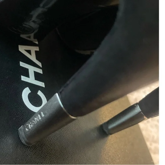 CHANEL Black Ankle Boots - Picture 4 of 11